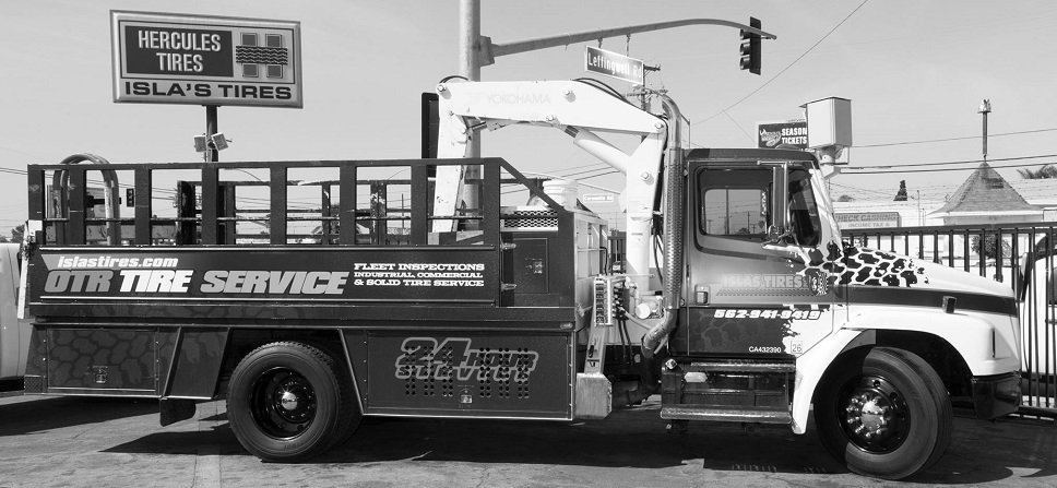 24-hour roadside service truck in Whittier, CA